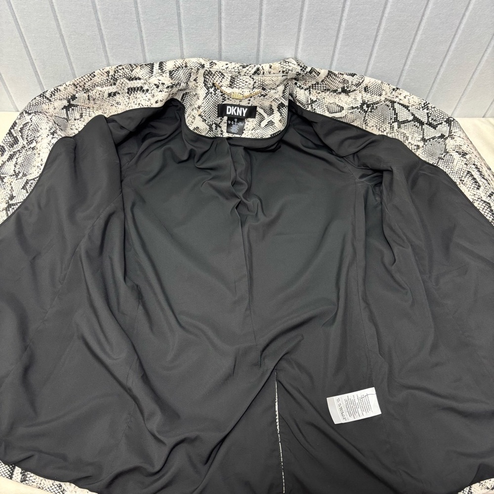 DKNY Women's Snake Print Blazer Black and White Size 10 - Picture 11 of 14